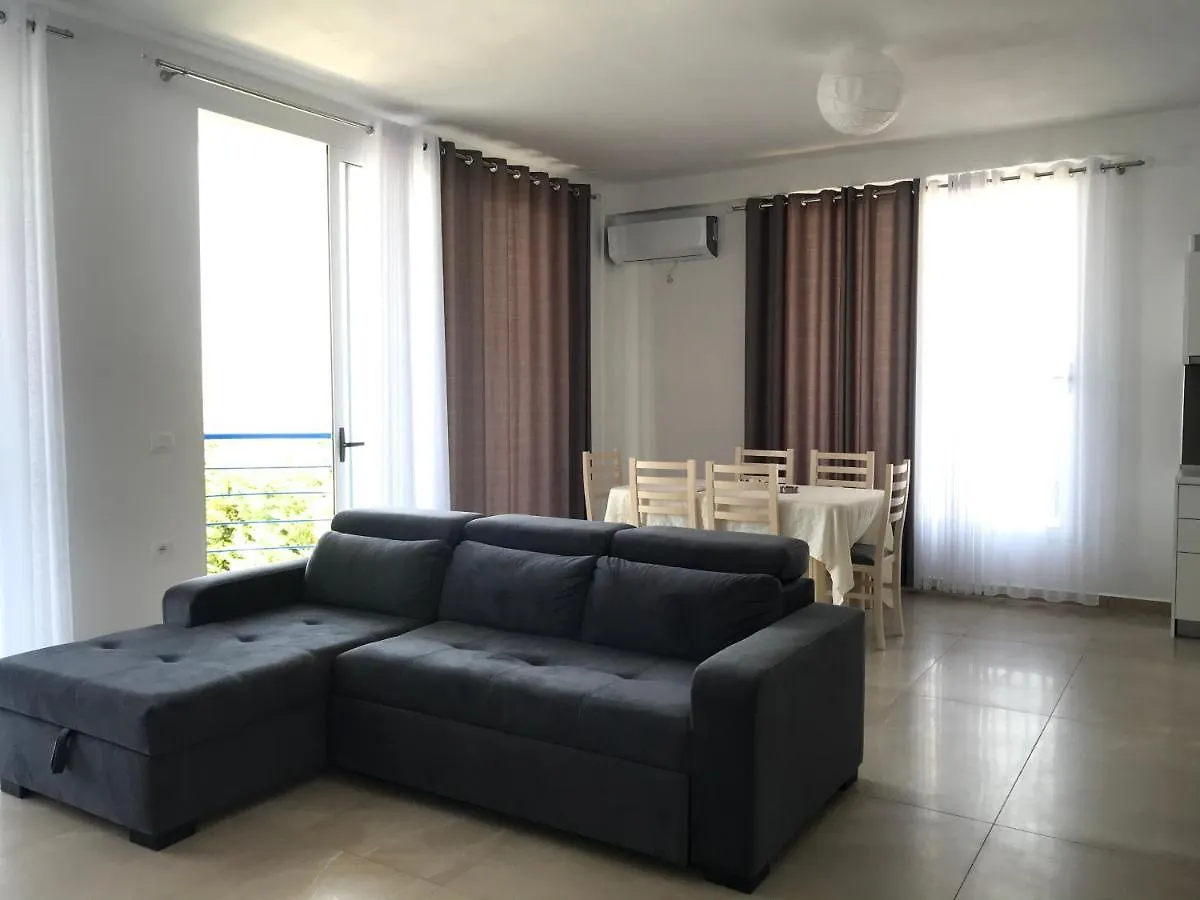 Villa Colombo Vlore 0*,