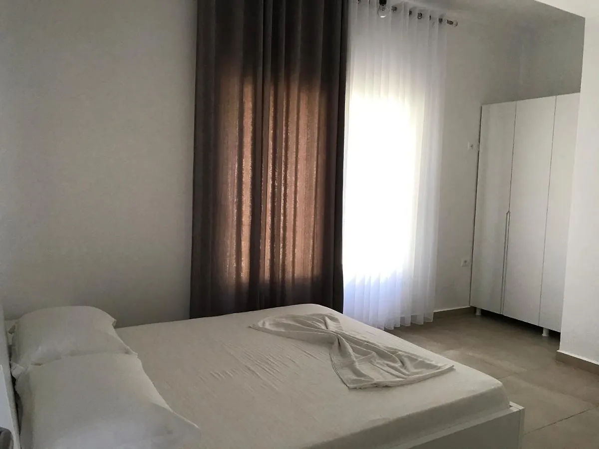 Villa Colombo Vlore 0*,  Albania