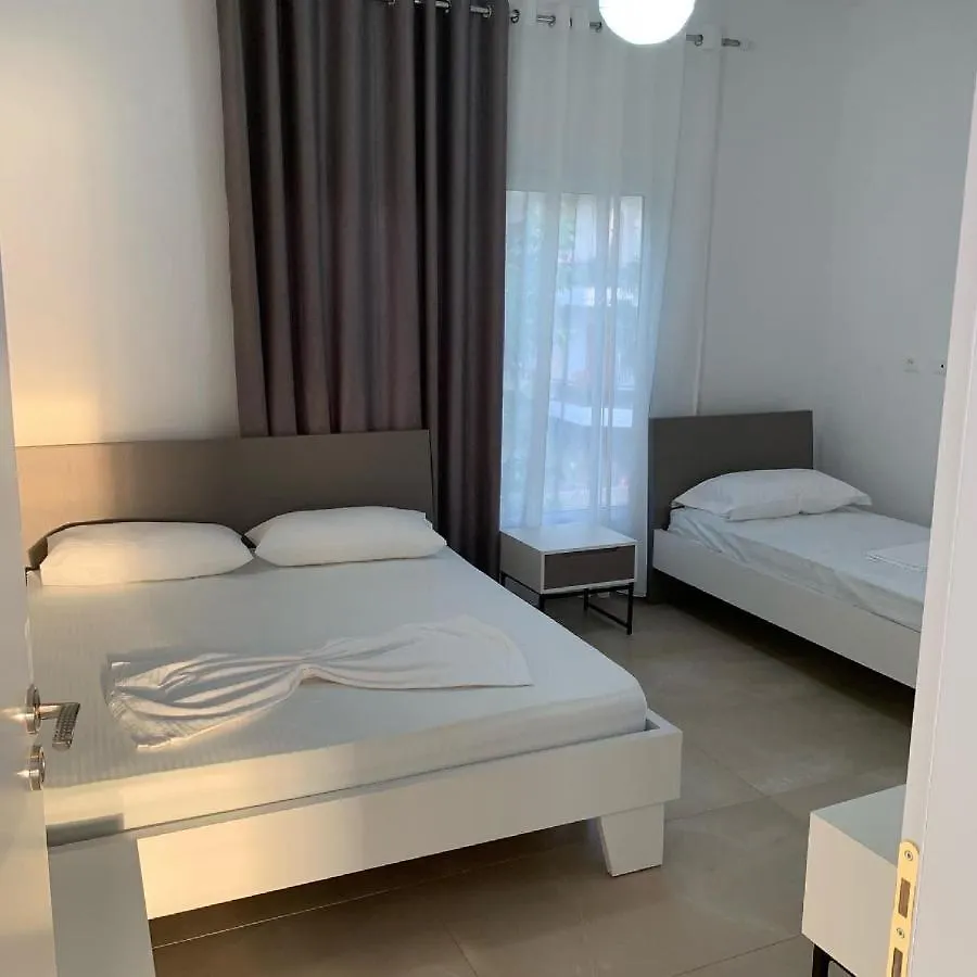 Villa Colombo Vlore 0*,