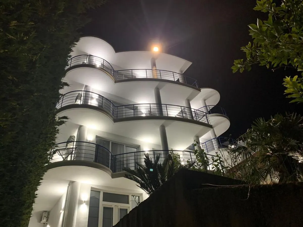 Villa Colombo Vlore 0*,