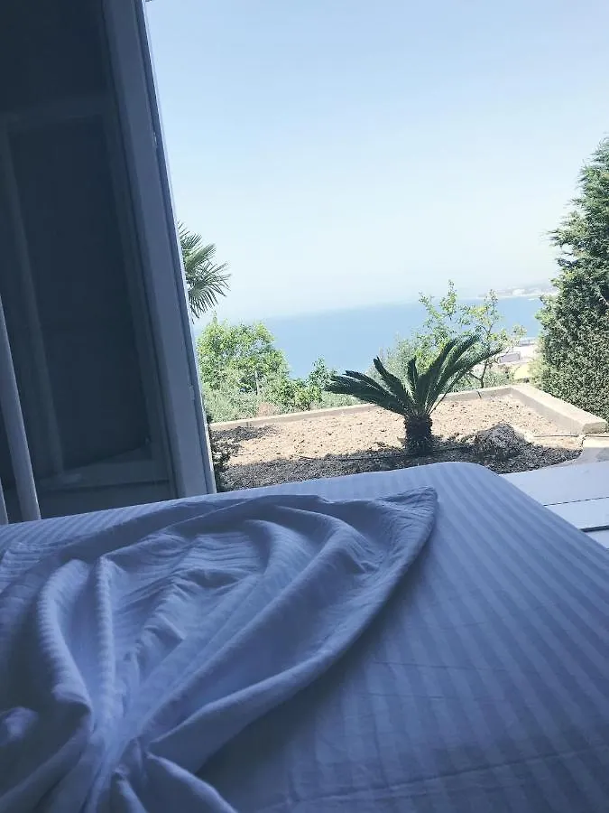 Villa Colombo Vlore 0*,  Albania